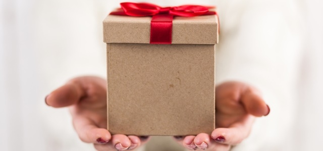הפתעה: מתנות שאפשר להביא לבני הזוג לפי התחביבים שלהם. fotolia
