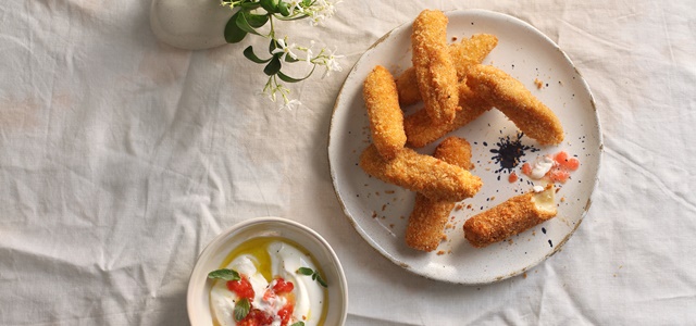 רונן מנגן פשוט, טעים וחגיגי: מתכון למקלוני גבינה פריכים. רונן מנגן