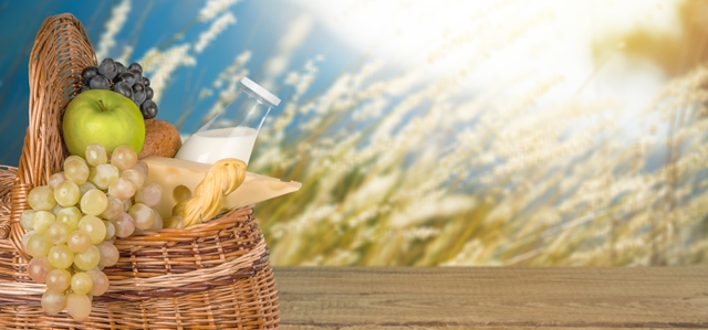 adobestock Food feed: חג השבועות הגיע למדפים. adobestock