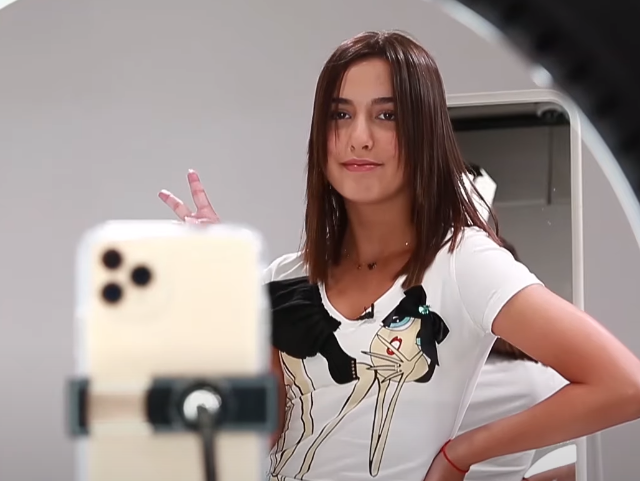 TikTok Time: איך לצלם סרטון בו אתם יוצאים מהמראה? ירון ברנר