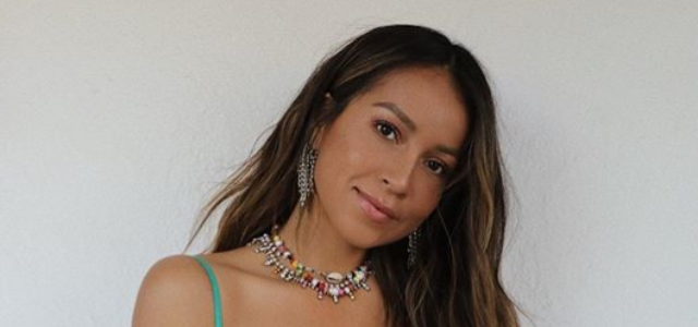 צילום מסך מאינסטגרם sincerelyjules@ לא ילדותי: התכשיט שהכנתם בגן הפך לטרנד היסטרי. צילום מסך מאינסטגרם sincerelyjules@