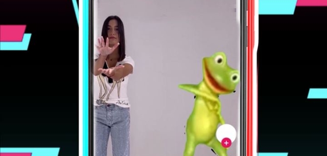 TikTok Time: מדריך לצילום סרטון עם גרין סקרין. ירון ברנר