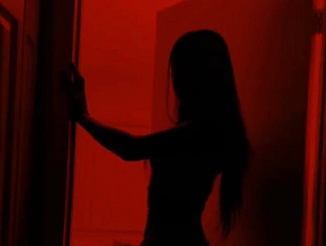 בהלבשה תחתונה בלבד: אתגר חושפני בטיקטוק יוצא משליטה צילום מטיקטוק