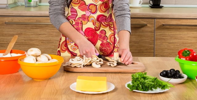 FOOD FEED: המוצרים שיהפכו אתכם לשפים ביתיים. adobestock