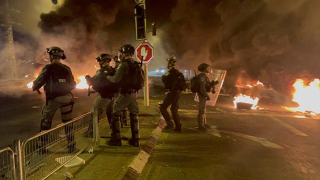 אמ;לק: הסלמה, טילים, מהומות ואזעקות באדיבות דוברות משטרת ישראל