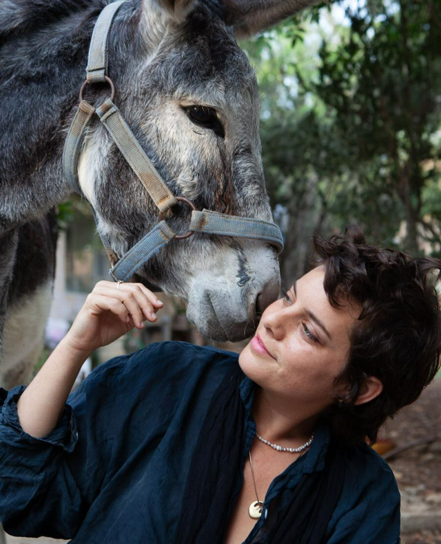 פשוטה ורגועה: הילי ילון משתפת הכל בראיון עמוק ואישי אלי זוטה