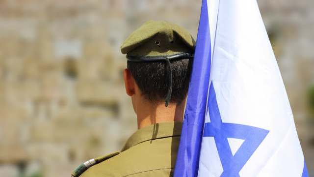 טור דעה: "רגע לפני הגיוס אני לחוצה ומבולבלת" ADOBESTOCK