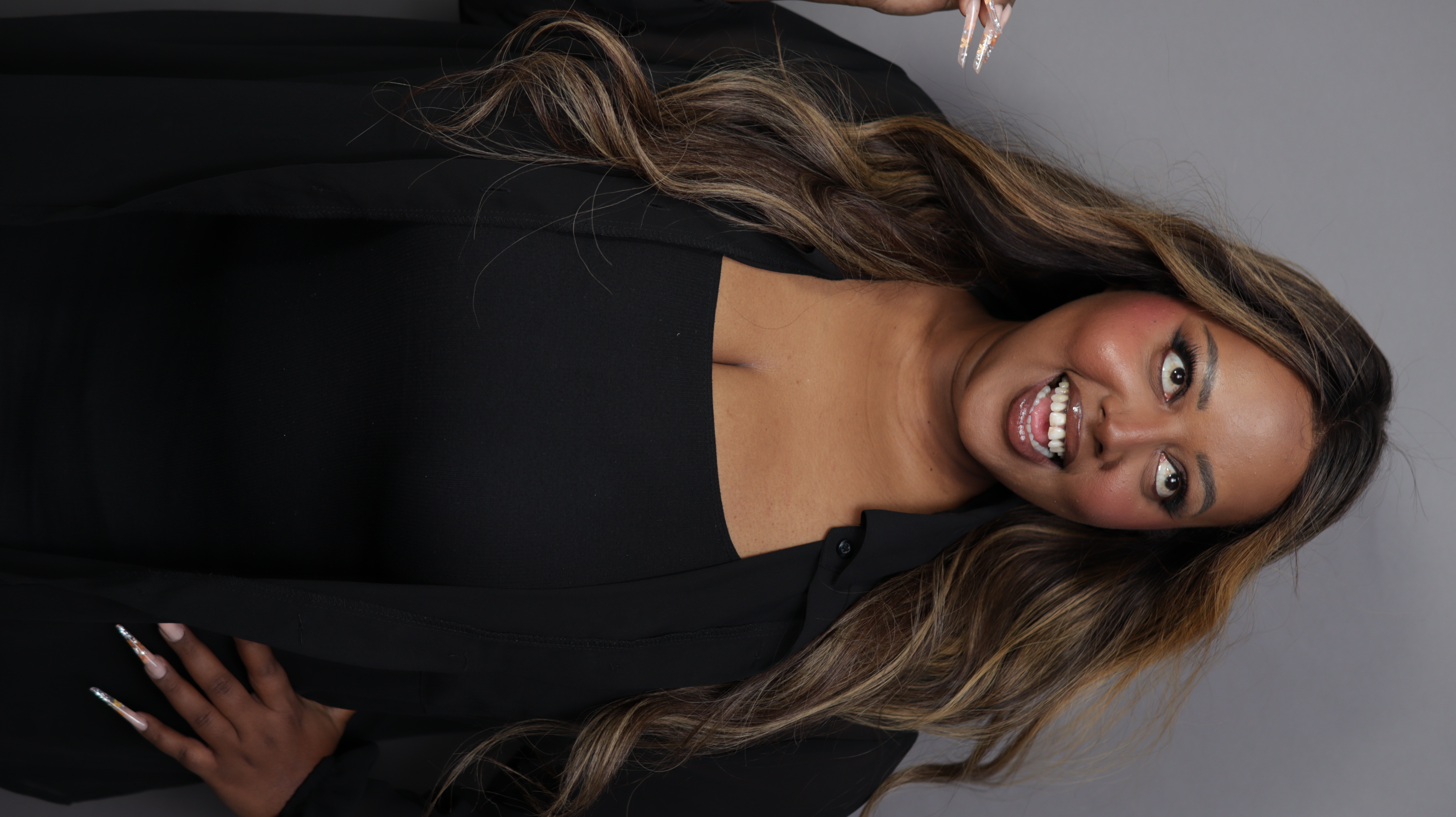 אסתר אווקה: "היום אני מסתדרת לבד ולא צריכה אף אחד" אור יאיר ביטון